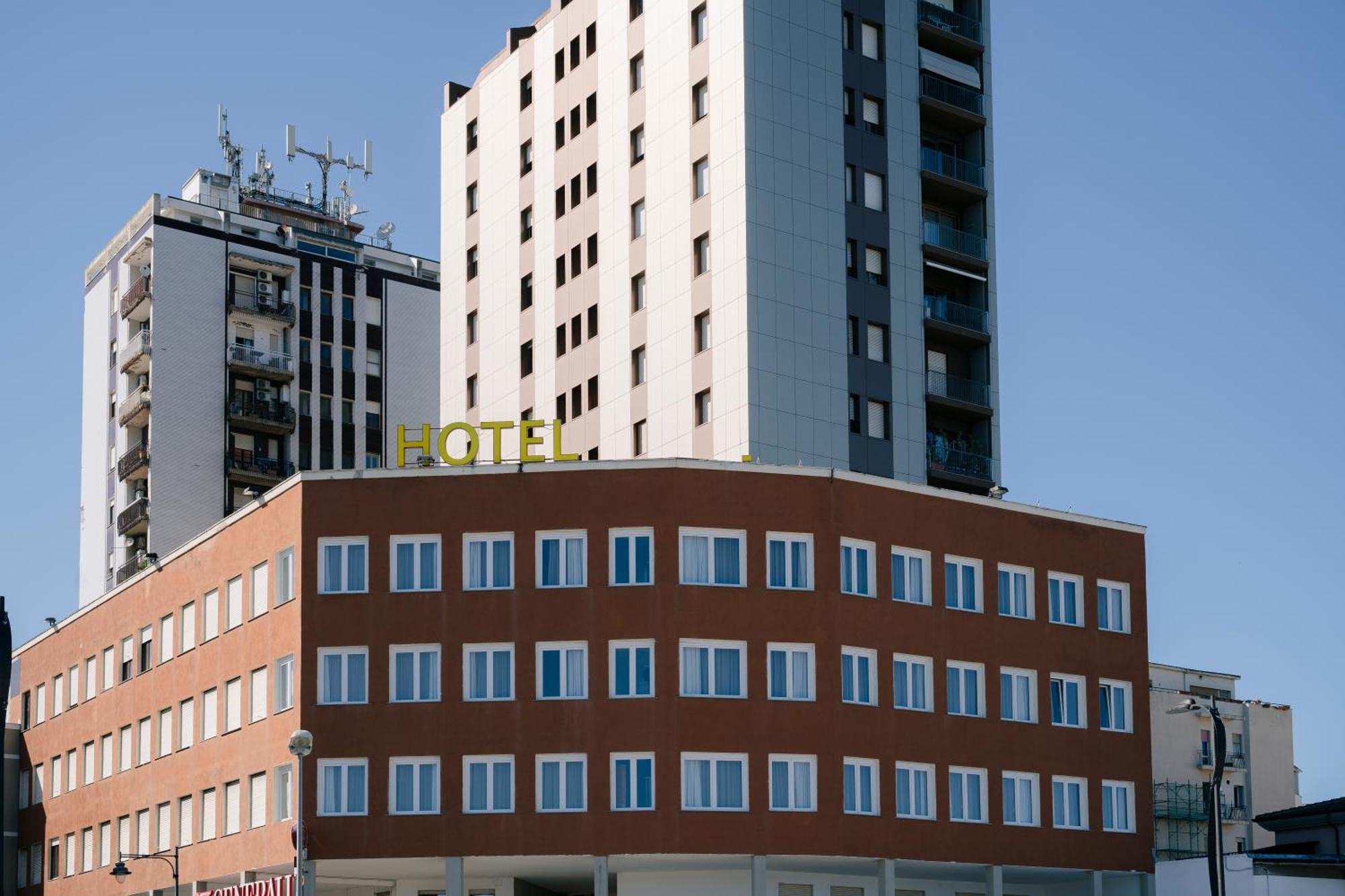 Hotel De Plam Ольбия Экстерьер фото